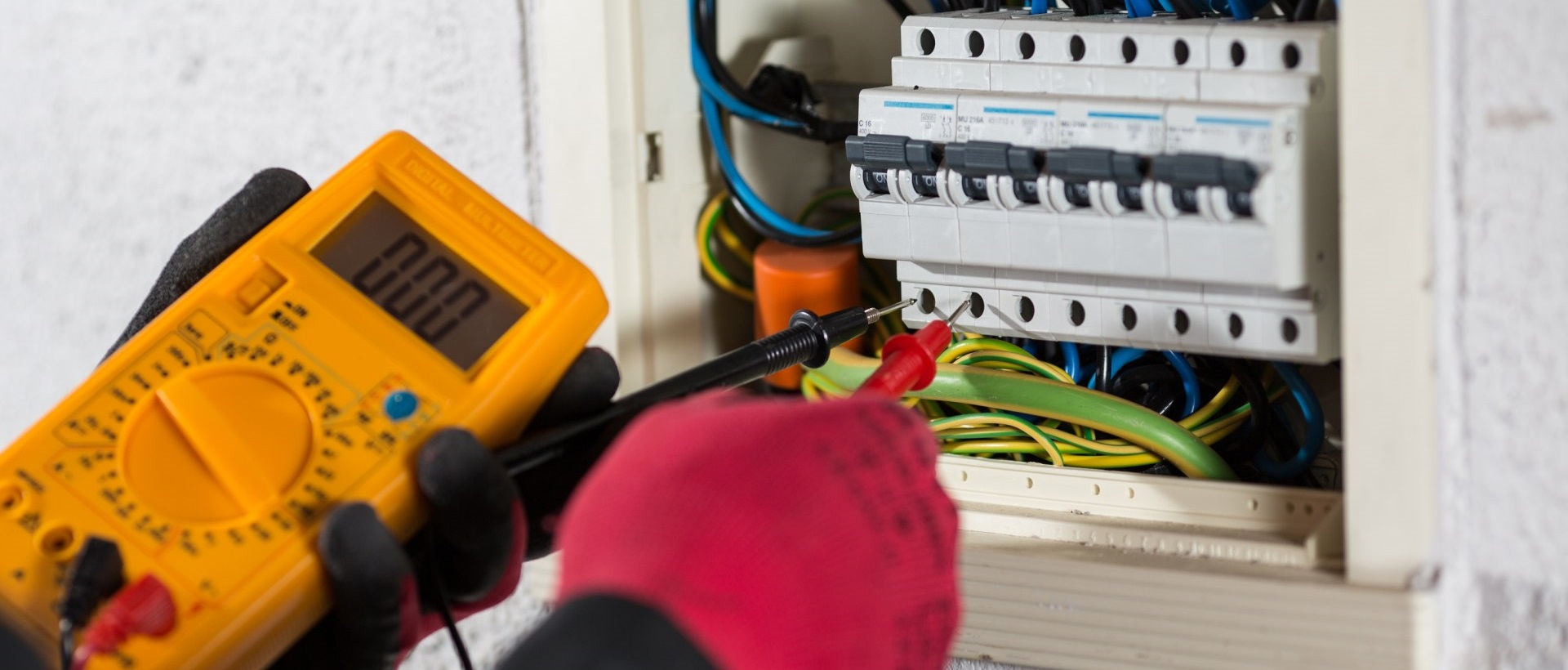 Electricians TW2